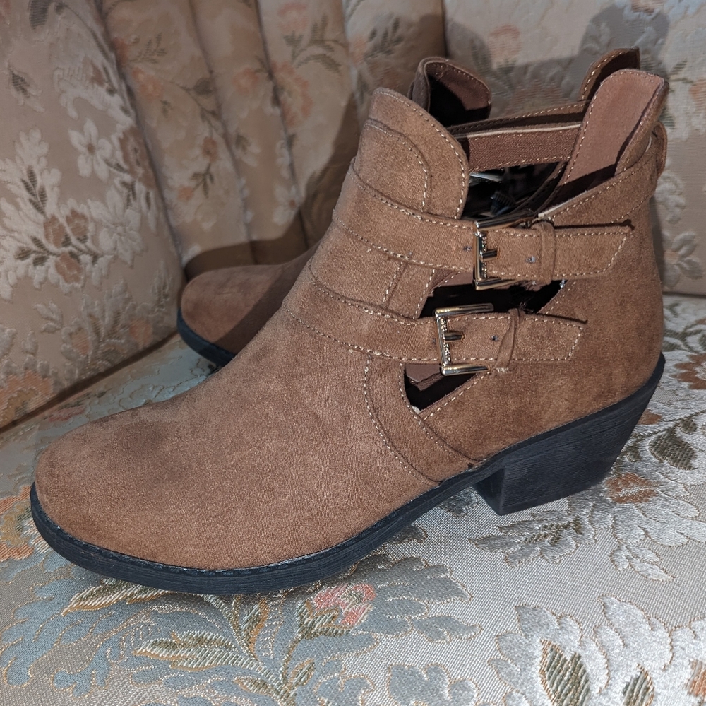 MICHAEL KORS booties